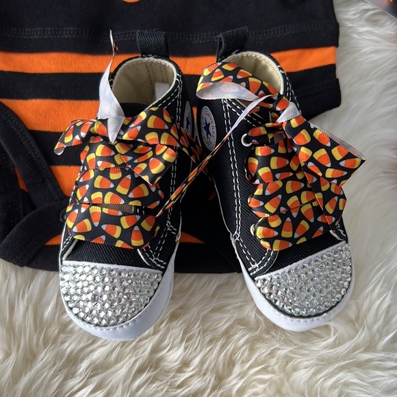 Baby’s 1st Halloween Mickey Mouse Onsie and Costume Shoe Set - Picture 3 of 3